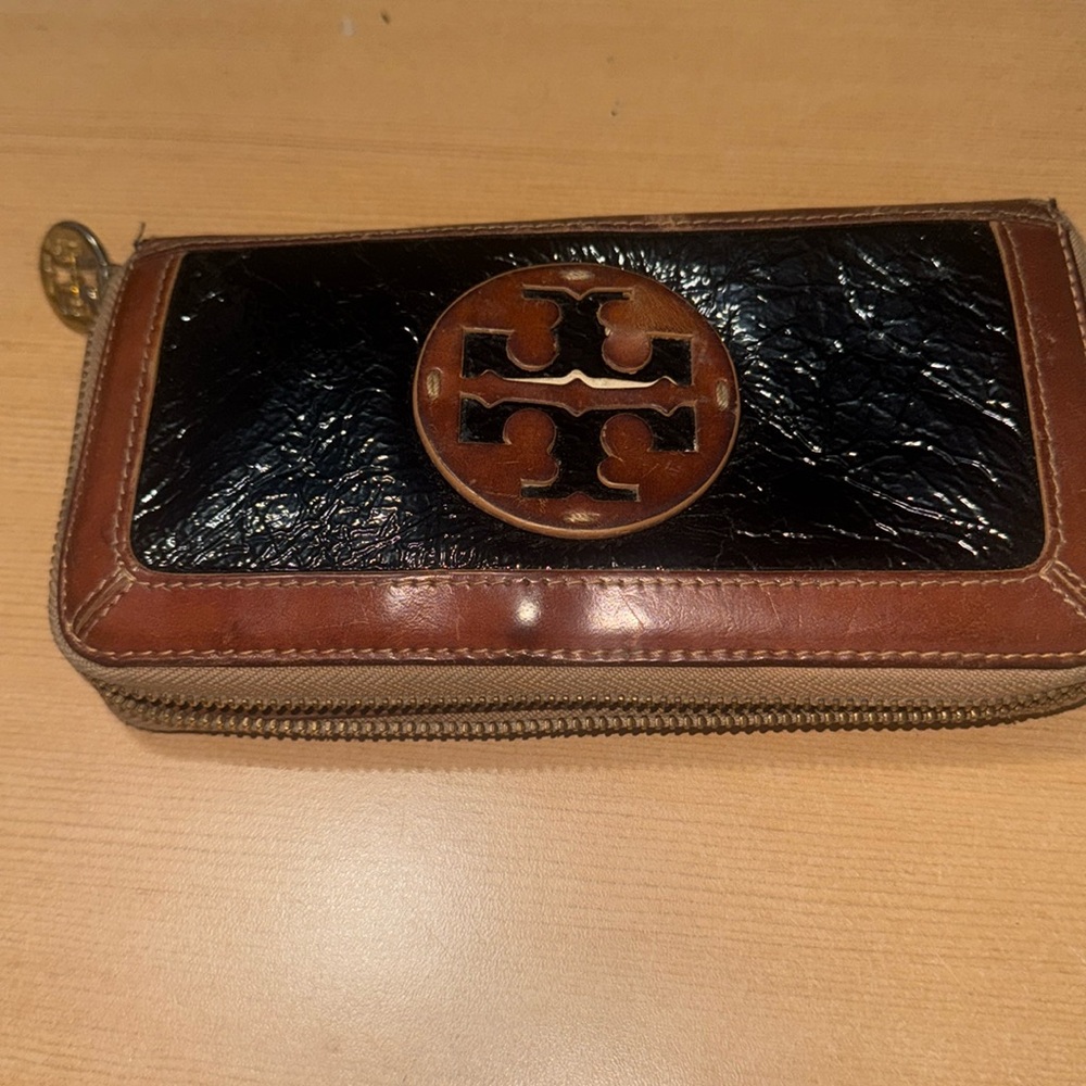 Tory Burch Clutches & Wristlets for Women